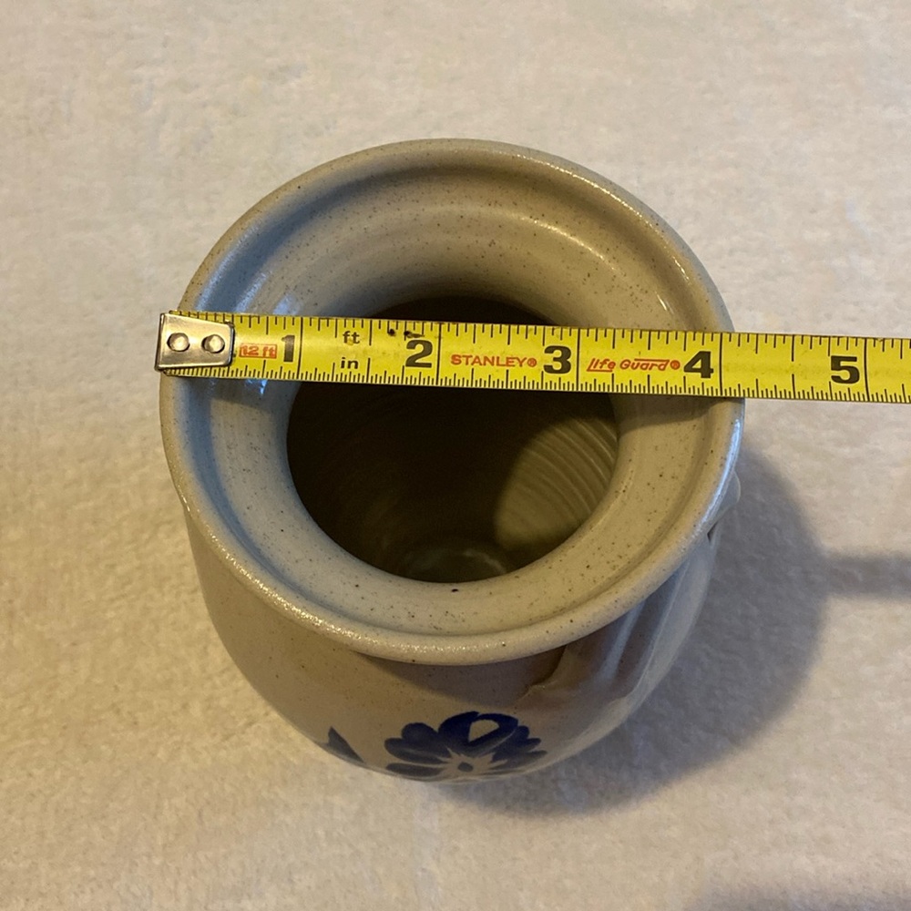 Pottery Vase Williamsburg, Va. 7 1/8” Tall. Blue Flowers on Beige Pottery. - Picture 12 of 13